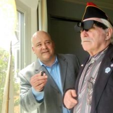 New England Low Vision President demonstrates NuEyes to Veteran with vision loss