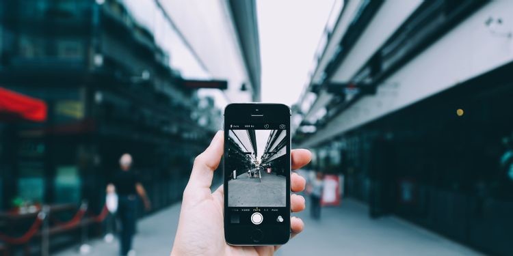 How to Use VoiceOver Image Descriptions With Your iPhone Photos Technology Tech Tips 