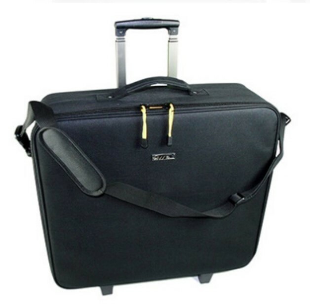 MagniLink Roller Bag Front with strap and strap 1