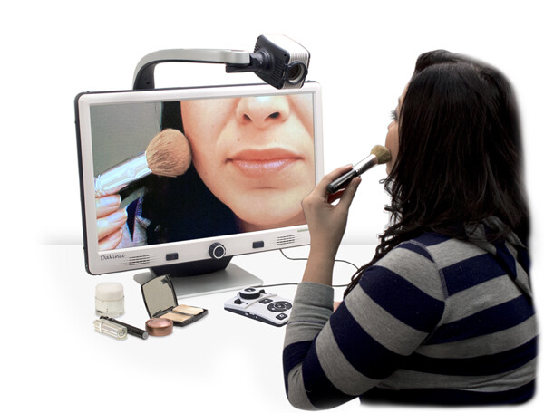 davinici magnifier use for self viewing