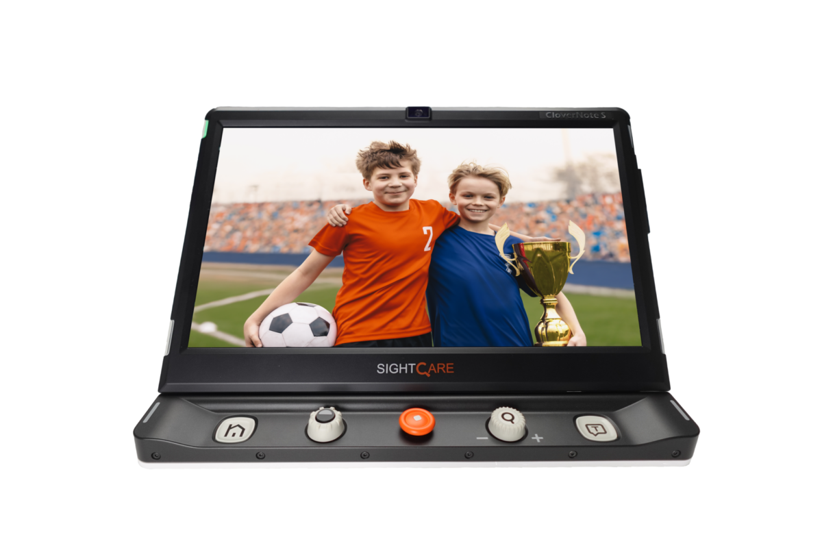 CloverNote HD Handheld Magnifier With Speech front with picture of 2 kids on the screen